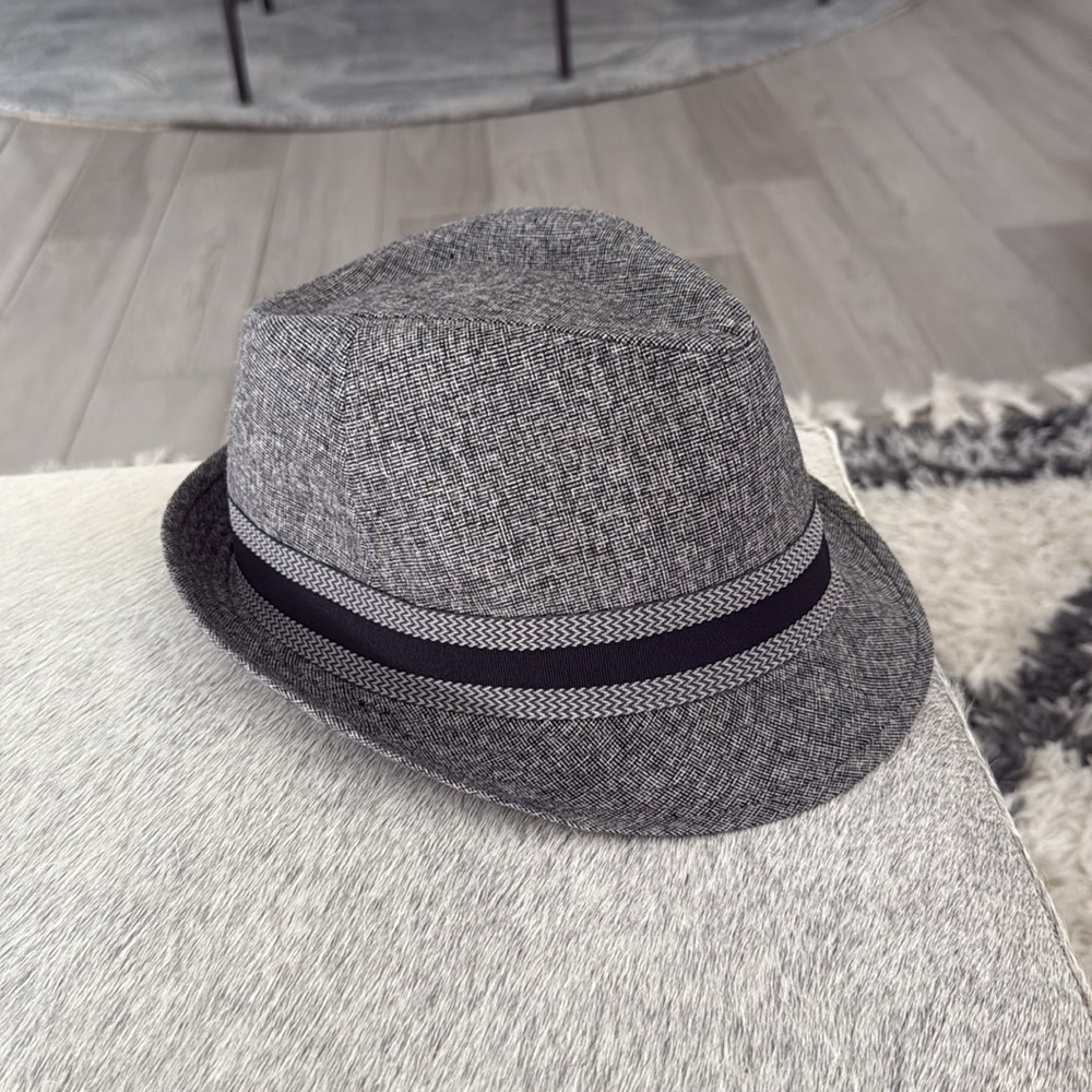 Stylish Gray Fedora Hat NWOT, never worn, size S/M - Picture 3 of 5